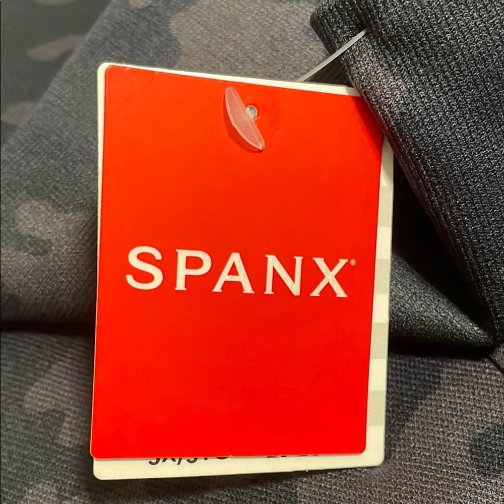 SPANX Look at Me Now Leggings - Picture 7 of 7